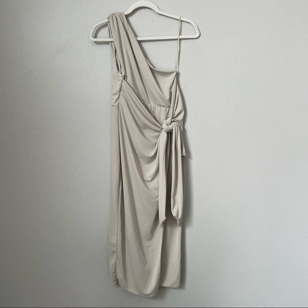 ASOS (4) One Shoulder Light Gray Dress with Tie Wrap